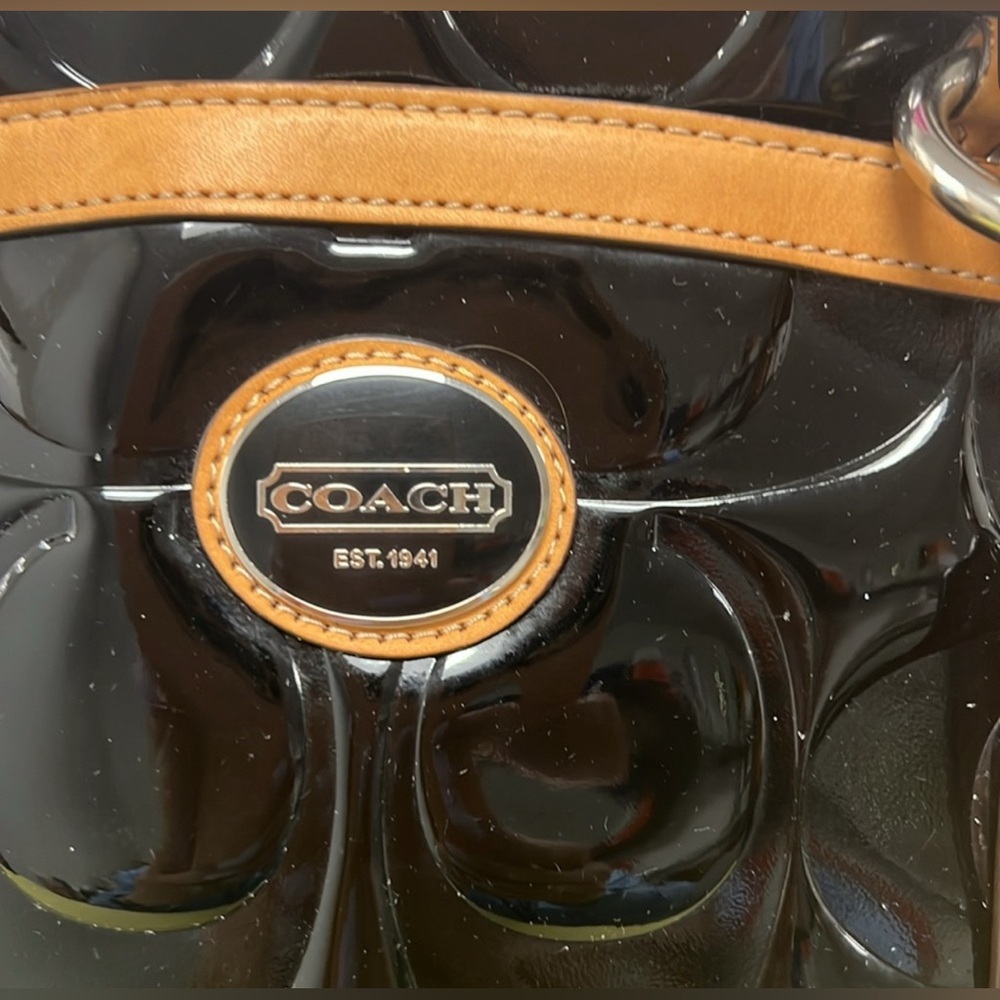 *SOLD*Coach Patent Leather Shoulder Bag - Picture 2 of 11